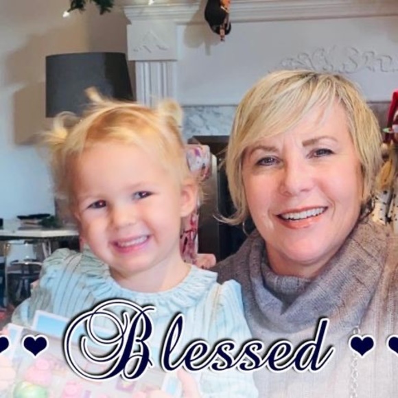 Meet your Posher, Kelli - Picture 1 of 1